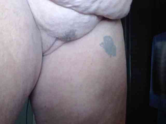 April_XO webcam