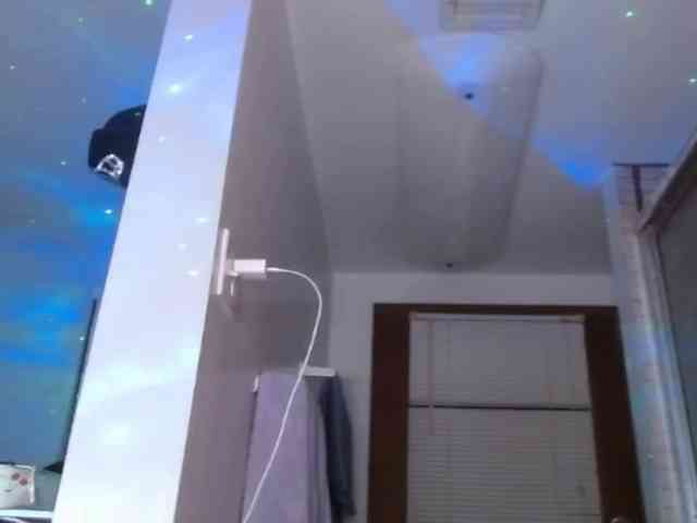 April_XO webcam