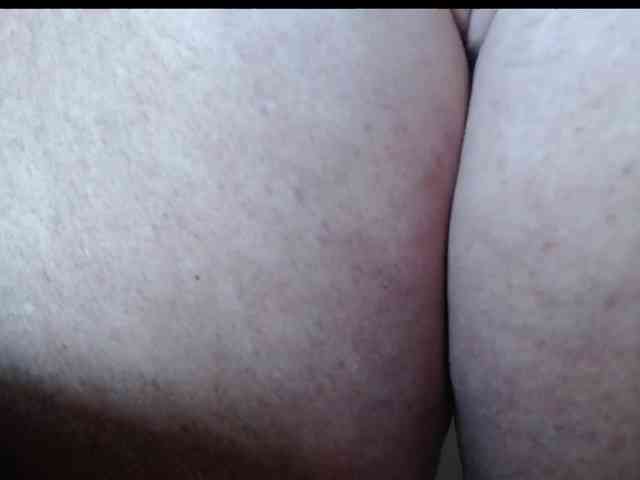 April_XO webcam