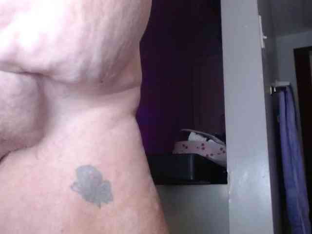 April_XO webcam