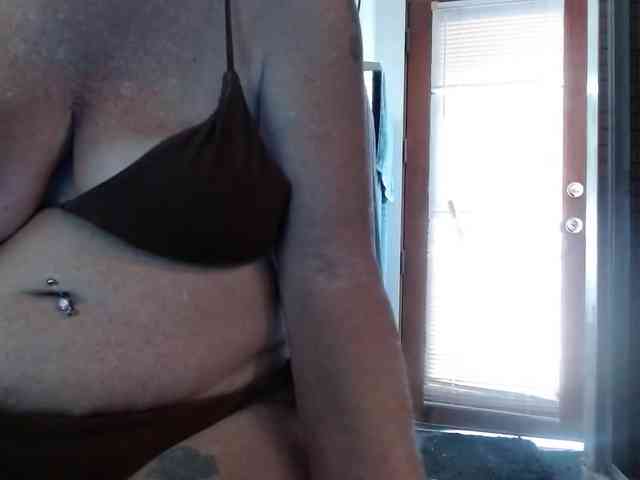 April_XO webcam