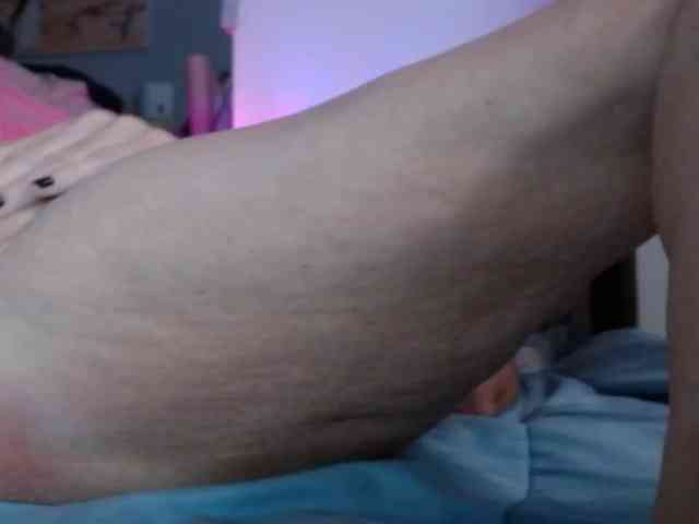 Modelo: April_XO