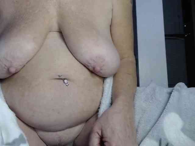 Modelo: April_XO