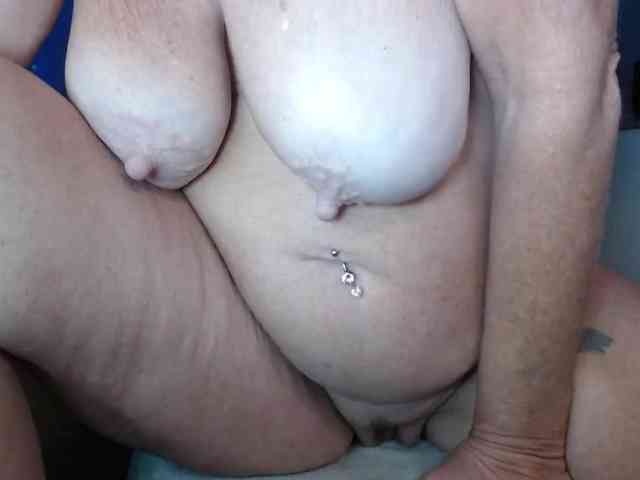 April_XO webcam