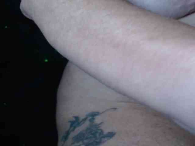 April_XO webcam