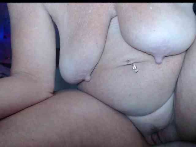 April_XO webcam