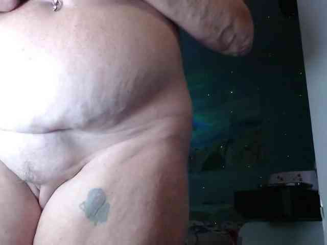 April_XO webcam