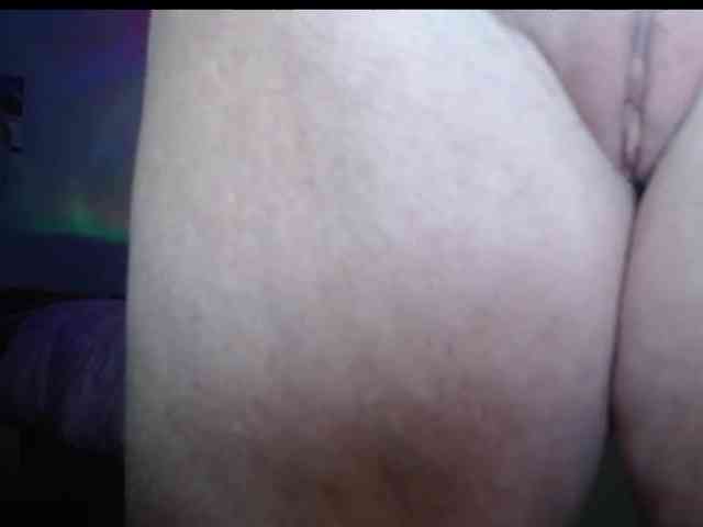 April_XO webcam