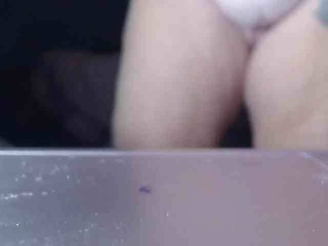 Modelo: April_XO