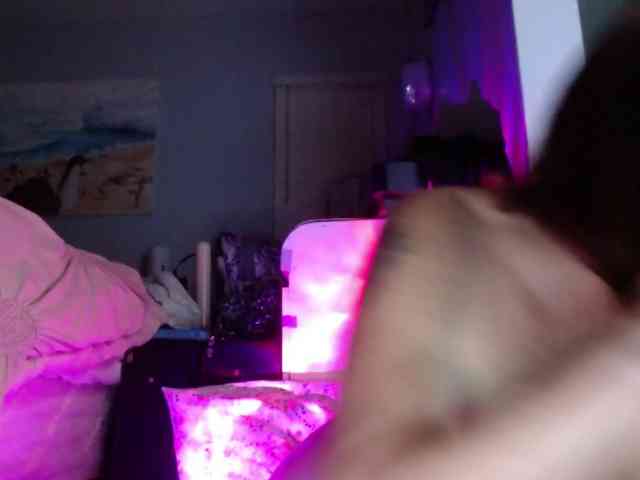 April_XO webcam