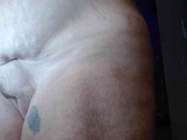 April_XO webcam