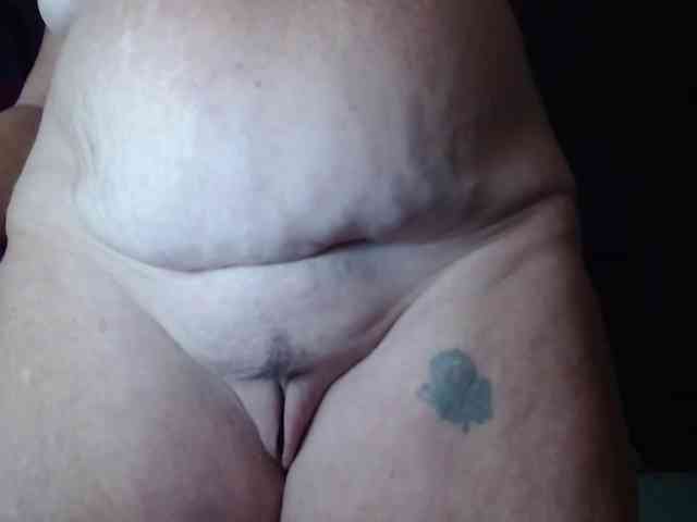April_XO webcam