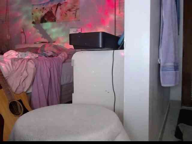 April_XO webcam