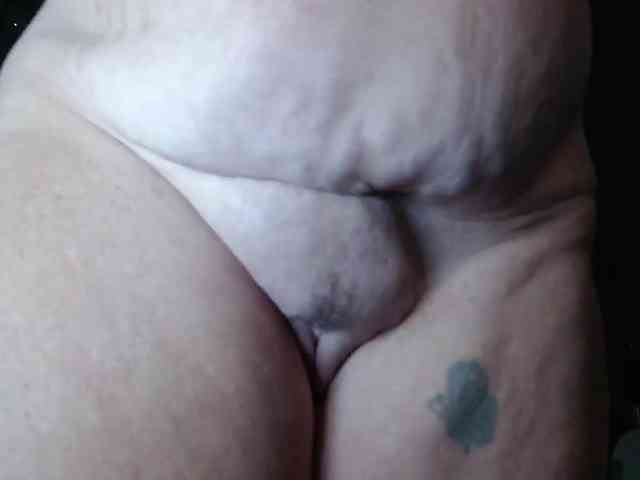April_XO webcam