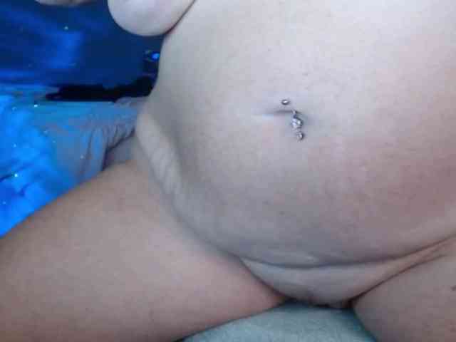 April_XO webcam