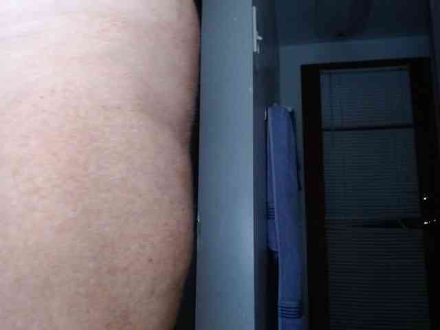 April_XO webcam