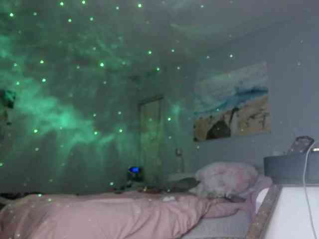 April_XO webcam
