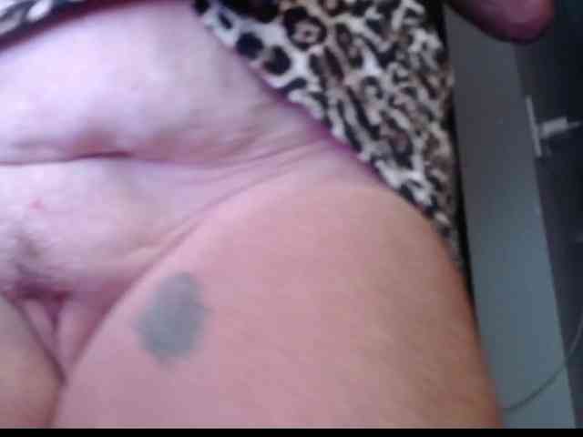 Modelo: April_XO