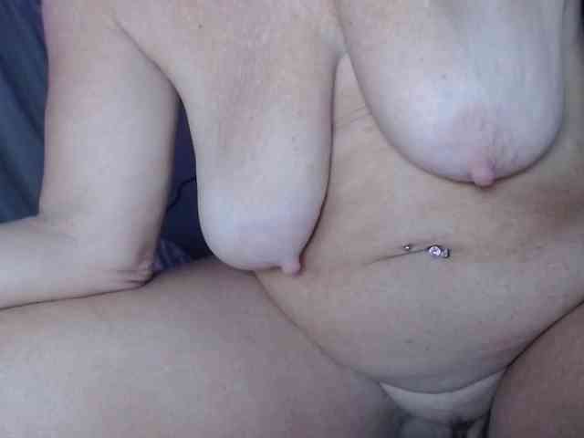 April_XO webcam