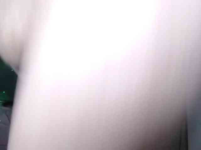 April_XO webcam