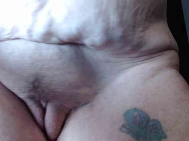April_XO webcam