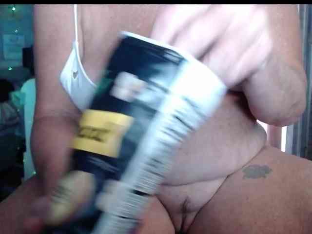 April_XO webcam