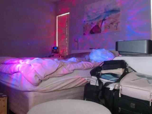 April_XO webcam
