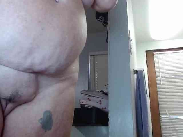 April_XO webcam