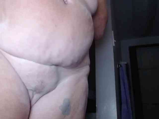 April_XO webcam