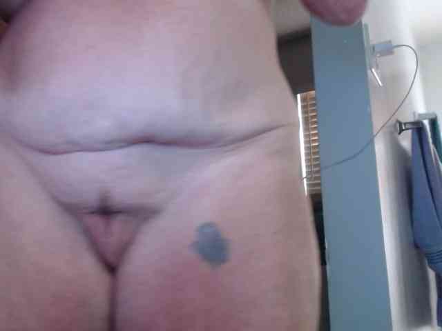 April_XO webcam