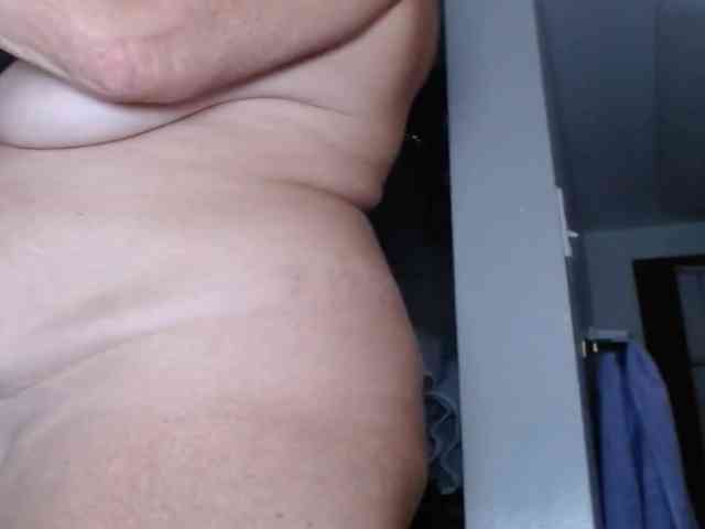 April_XO webcam