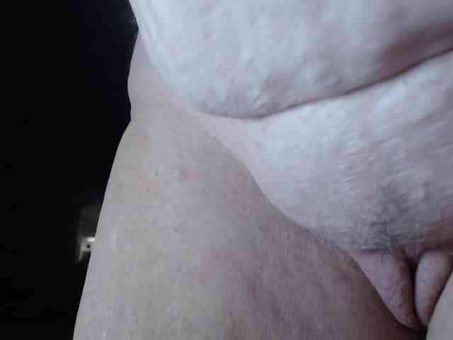 April_XO webcam