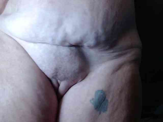 Modelo: April_XO