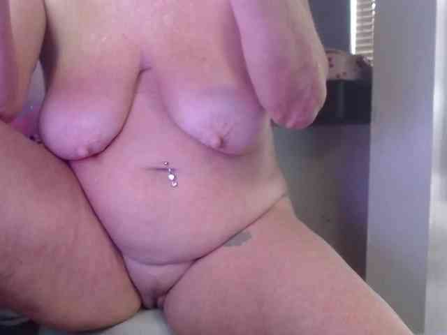 April_XO webcam