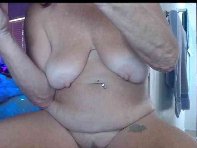 April_XO webcam