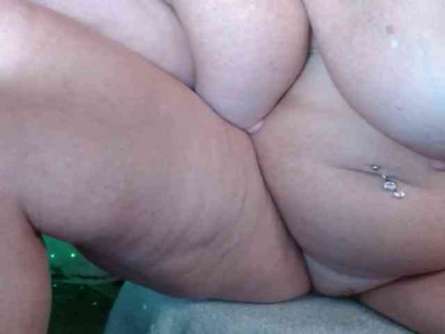 April_XO webcam