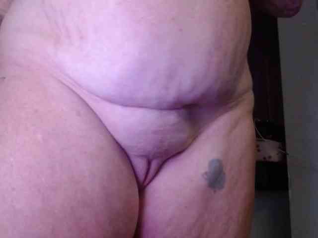 April_XO webcam