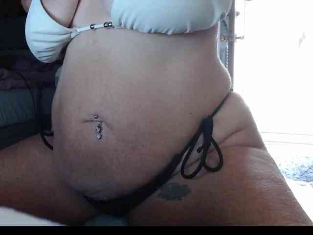 April_XO webcam