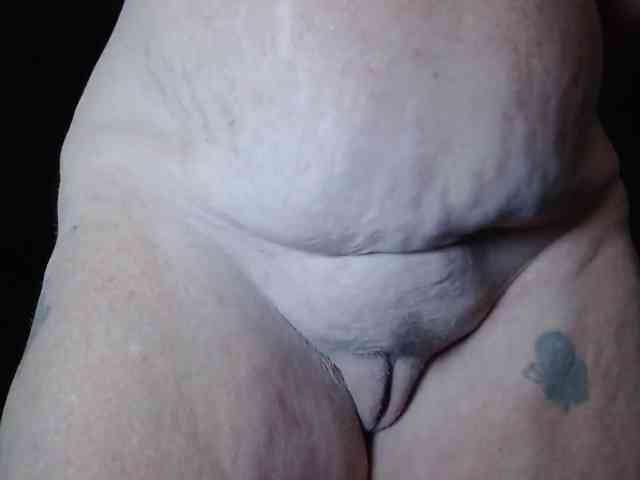 April_XO webcam