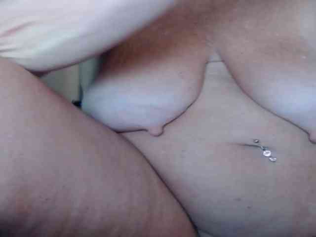 April_XO webcam