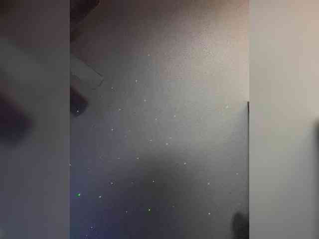 April_XO webcam