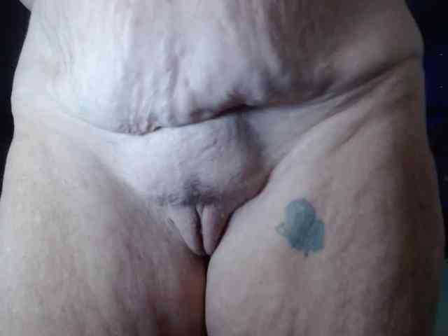 April_XO webcam