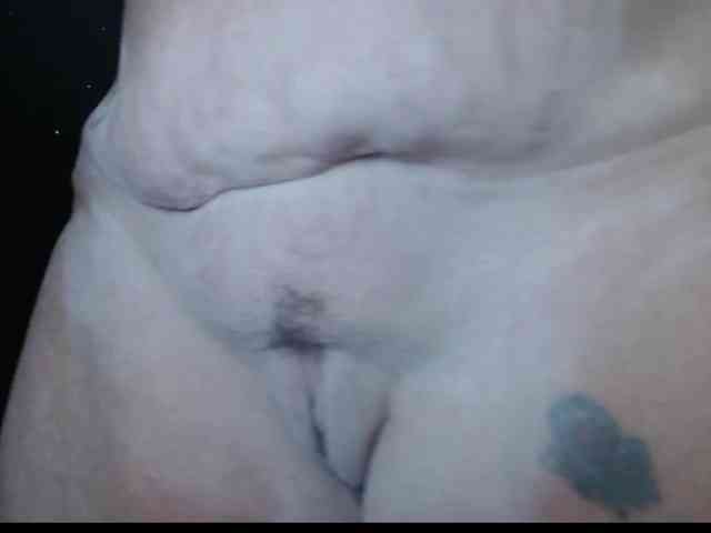 April_XO webcam