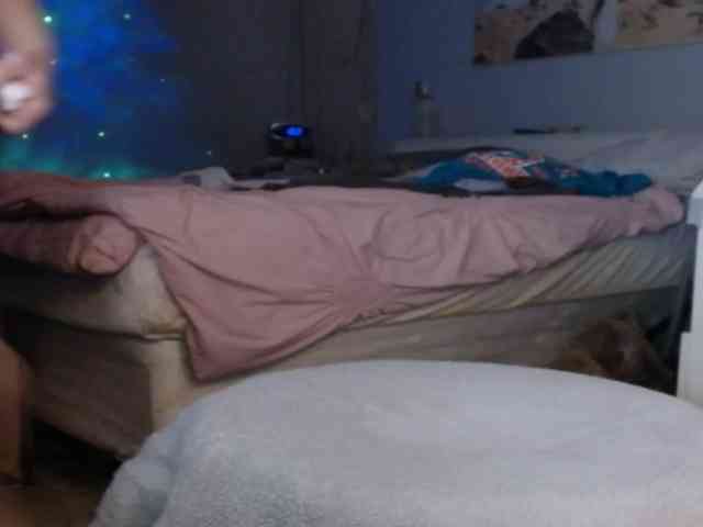 April_XO webcam