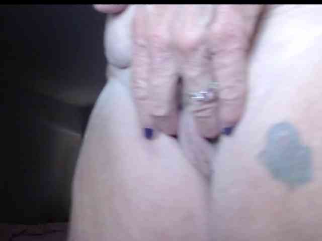 April_XO webcam