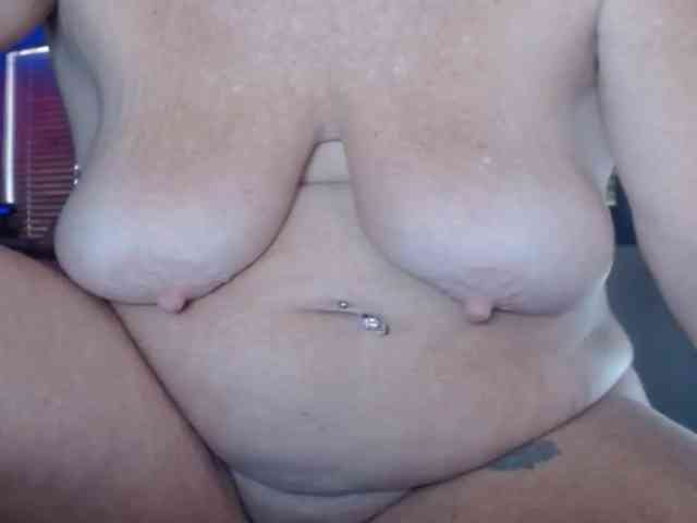 April_XO webcam