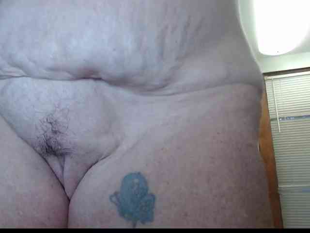April_XO webcam