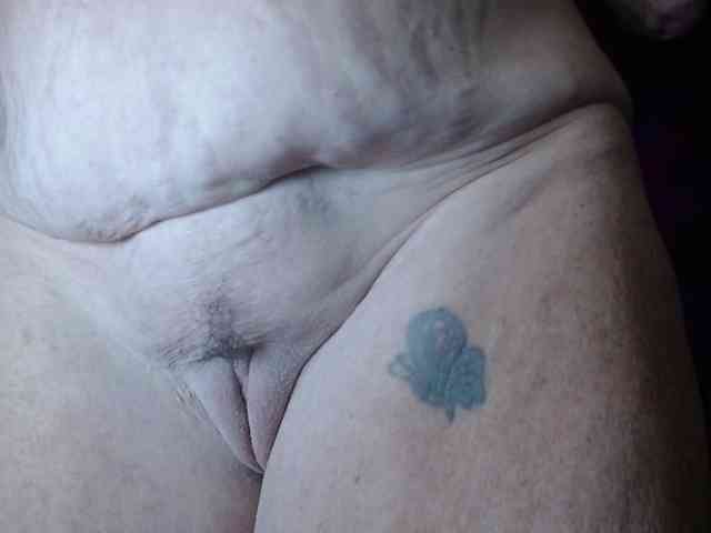April_XO webcam