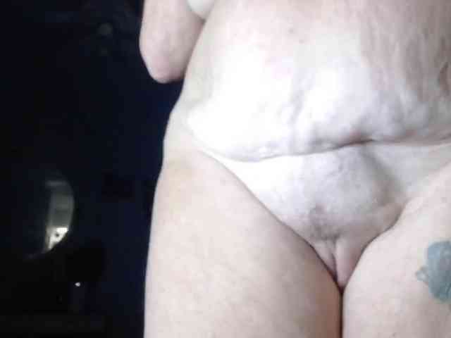 April_XO webcam