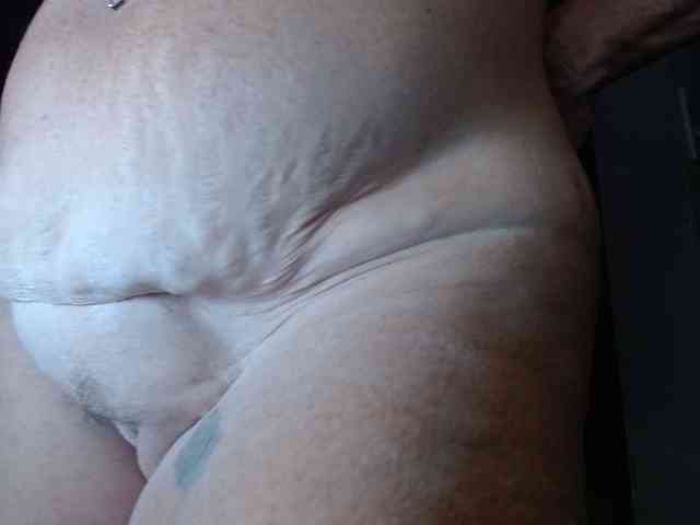 April_XO webcam